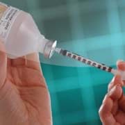 Zeige Details für 100 ml vial PEHD Ø 20 mm neck, irradiated Bild von 100 ml vial PEHD Ø 20 mm neck, irradiated